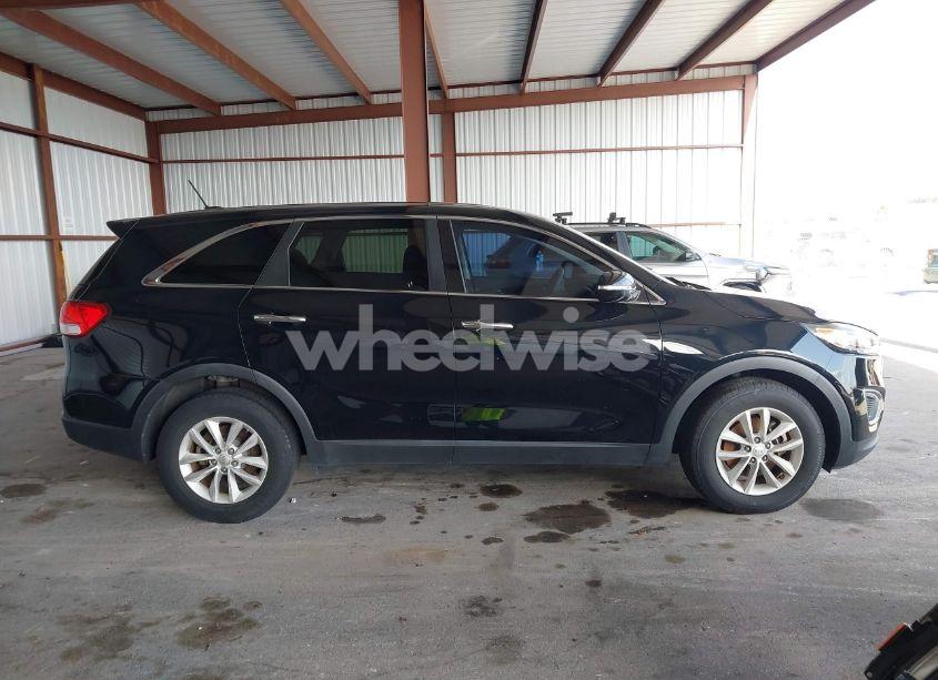 Photo 13 of 2016 Kia Sorento 2.4L L (VIN 5XYPG4A36GG114325)