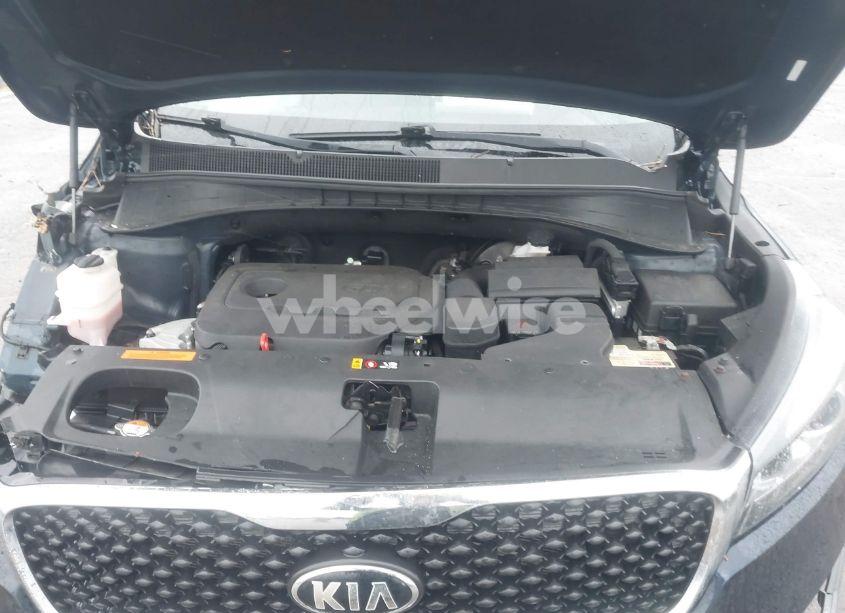 Photo 10 of 2016 Kia Sorento 2.4L LX (VIN 5XYPG4A36GG118455)