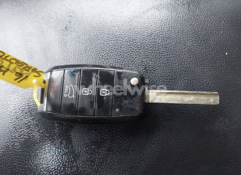 Photo 11 of 2016 Kia Sorento 2.4L LX (VIN 5XYPG4A36GG118455)