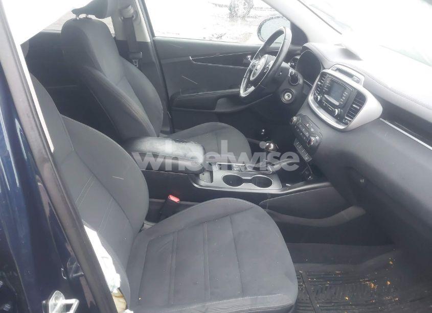 Photo 5 of 2016 Kia Sorento 2.4L LX (VIN 5XYPG4A36GG118455)