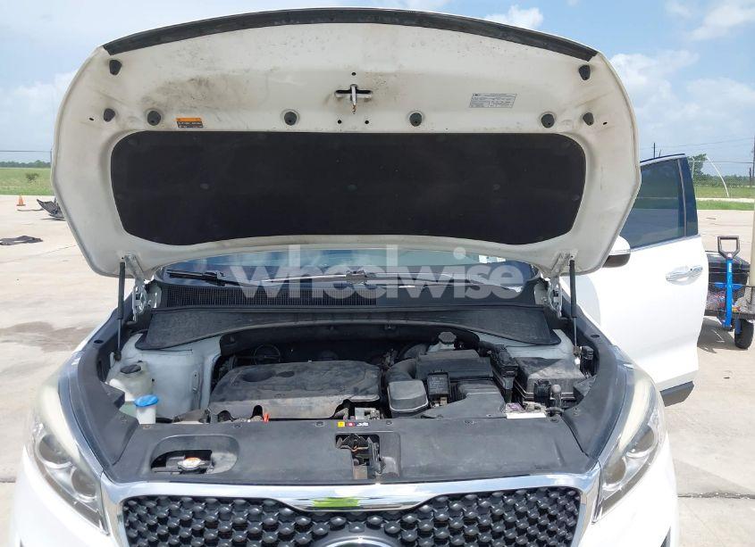 Photo 10 of 2016 Kia Sorento 2.4L LX (VIN 5XYPG4A36GG121436)