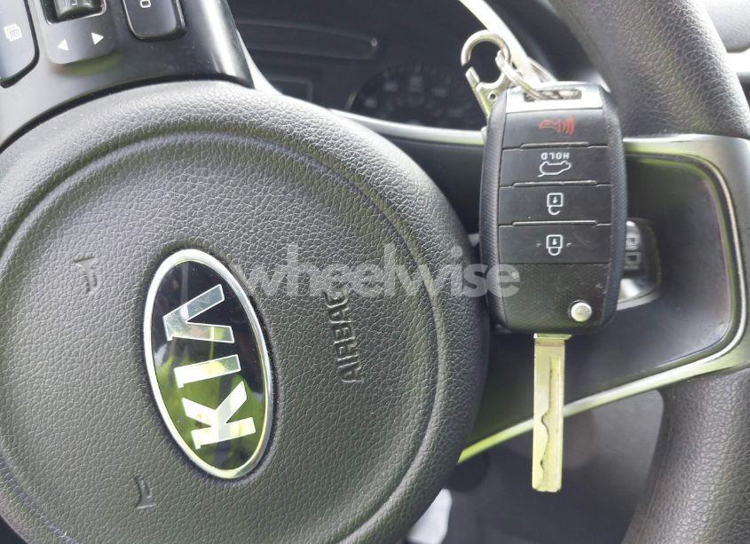 Photo 11 of 2016 Kia Sorento 2.4L LX (VIN 5XYPG4A36GG121436)