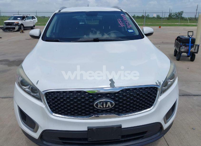 Photo 6 of 2016 Kia Sorento 2.4L LX (VIN 5XYPG4A36GG121436)