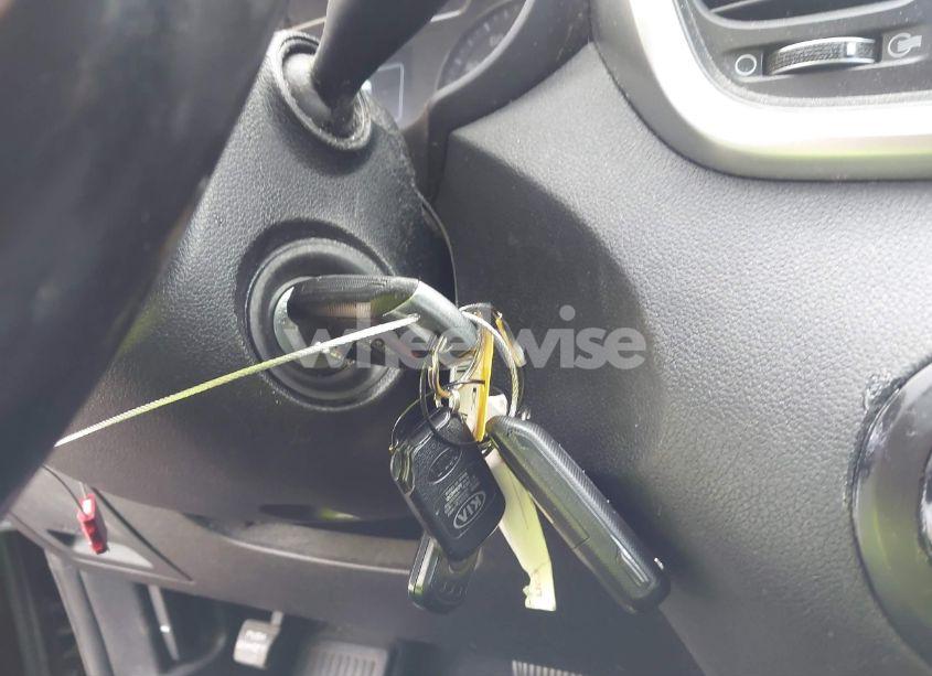 Photo 11 of 2016 Kia Sorento 2.4L LX (VIN 5XYPG4A36GG126569)