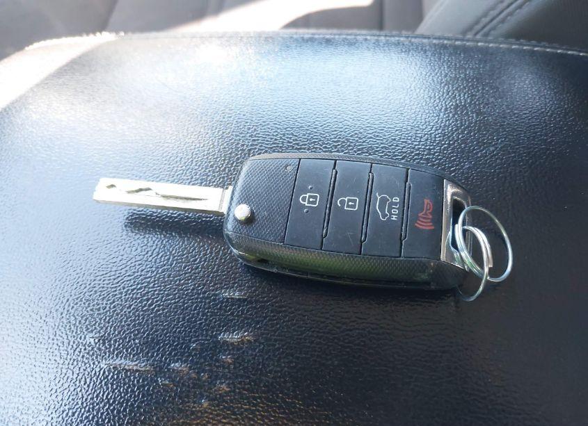 Photo 11 of 2016 Kia Sorento 2.4L L (VIN 5XYPG4A36GG149804)