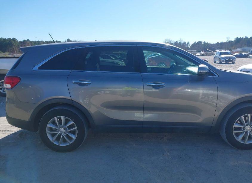 Photo 13 of 2016 Kia Sorento 2.4L L (VIN 5XYPG4A36GG149804)