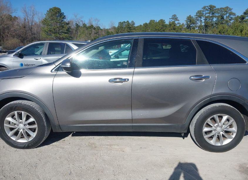 Photo 14 of 2016 Kia Sorento 2.4L L (VIN 5XYPG4A36GG149804)