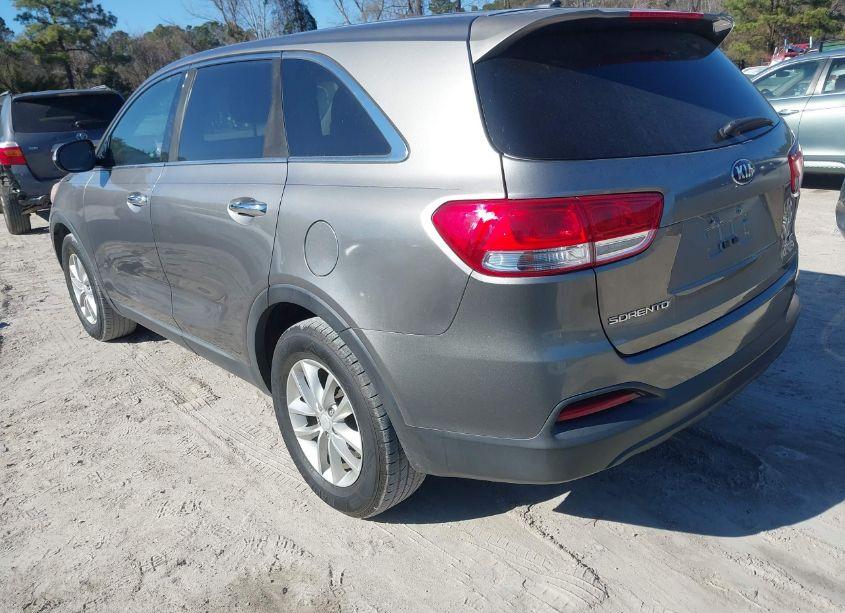 Photo 3 of 2016 Kia Sorento 2.4L L (VIN 5XYPG4A36GG149804)