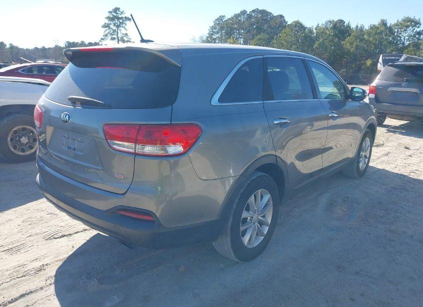Photo 4 of 2016 Kia Sorento 2.4L L (VIN 5XYPG4A36GG149804)