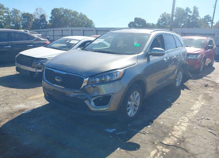 Photo 2 of 2017 Kia Sorento 2.4L LX (VIN 5XYPG4A36HG209713)