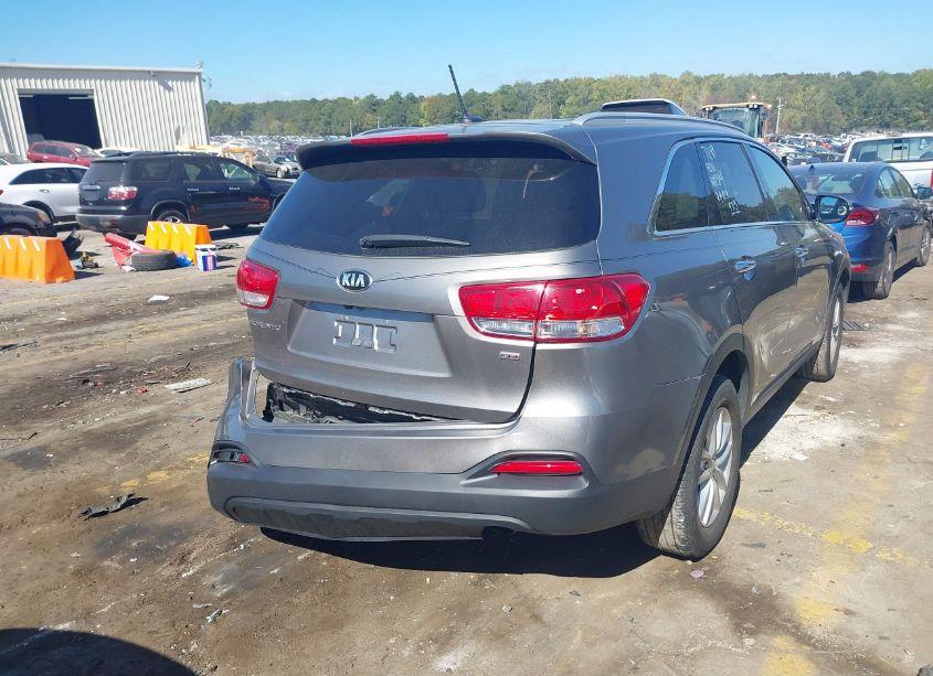 Photo 4 of 2017 Kia Sorento 2.4L LX (VIN 5XYPG4A36HG209713)