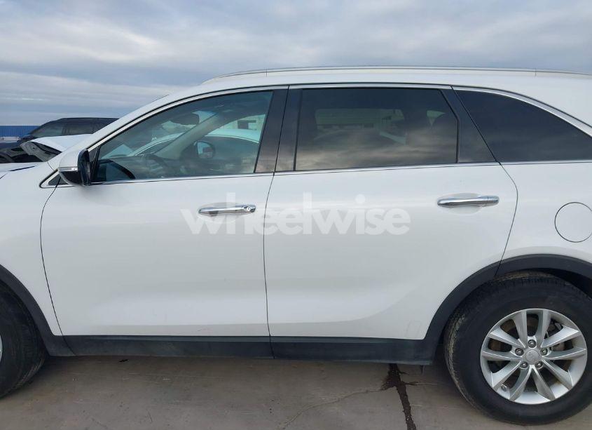 Photo 15 of 2017 Kia Sorento 2.4L LX (VIN 5XYPG4A36HG222199)