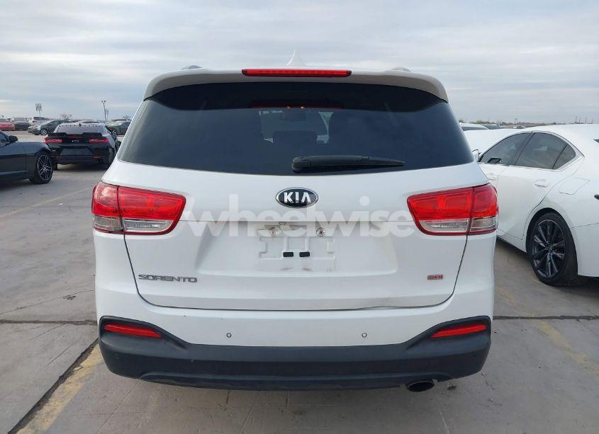 Photo 17 of 2017 Kia Sorento 2.4L LX (VIN 5XYPG4A36HG222199)