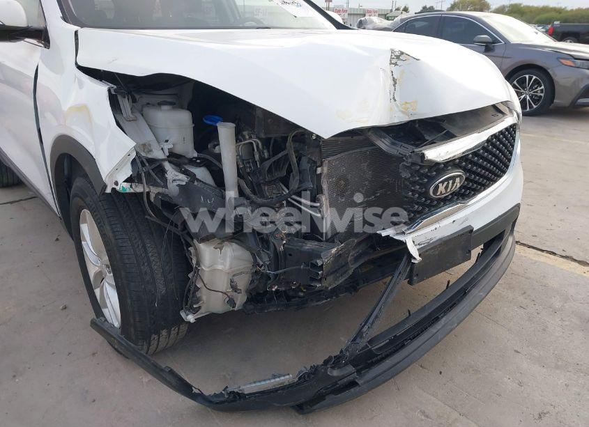 Photo 6 of 2017 Kia Sorento 2.4L LX (VIN 5XYPG4A36HG222199)