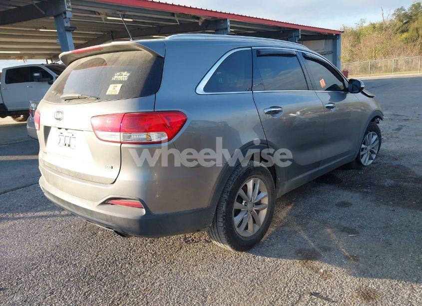 Photo 4 of 2017 Kia Sorento LX/L (VIN 5XYPG4A36HG245501)