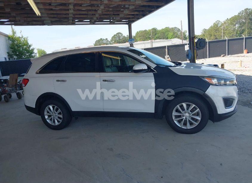 Photo 14 of 2017 Kia Sorento 2.4L LX (VIN 5XYPG4A36HG280622)