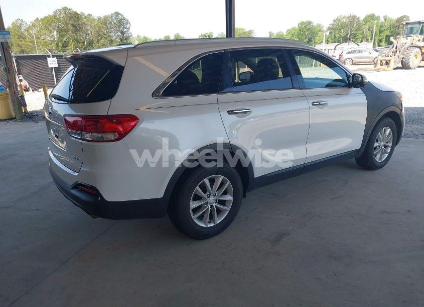 Photo 4 of 2017 Kia Sorento 2.4L LX (VIN 5XYPG4A36HG280622)
