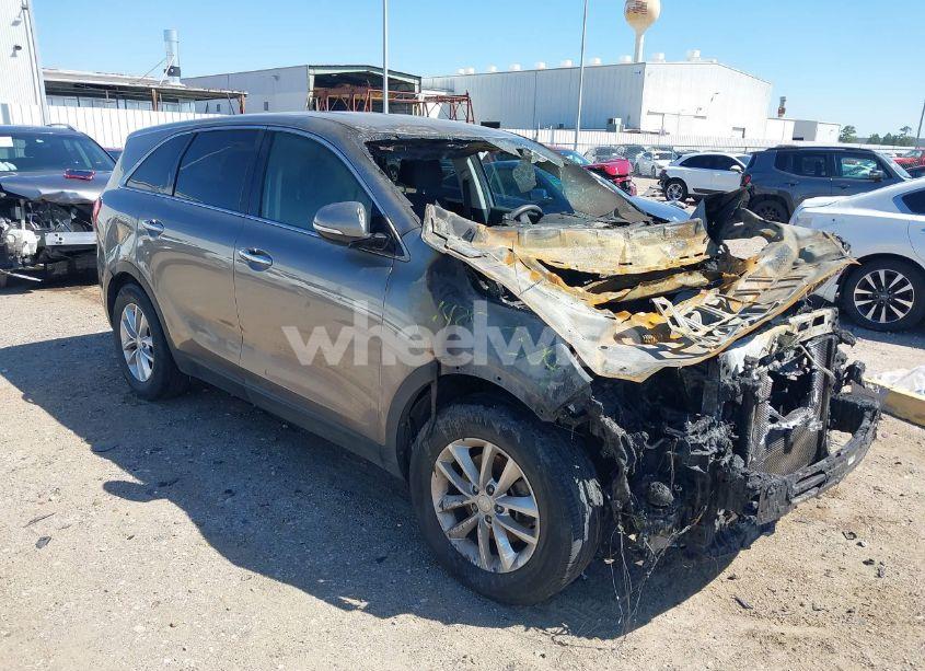 2017 Kia Sorento 2.4L L (VIN 5XYPG4A36HG285304) main photo