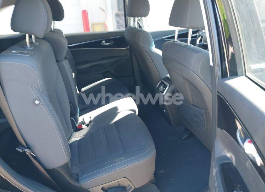 Photo 8 of 2019 Kia Sorento 2.4L L (VIN 5XYPG4A36KG510814)