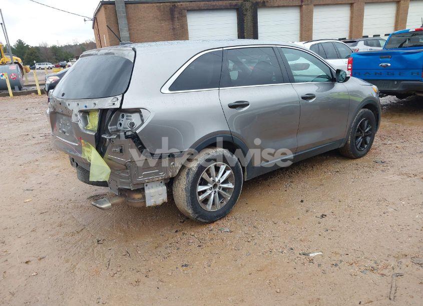 Photo 4 of 2019 Kia Sorento 2.4L L (VIN 5XYPG4A36KG530433)