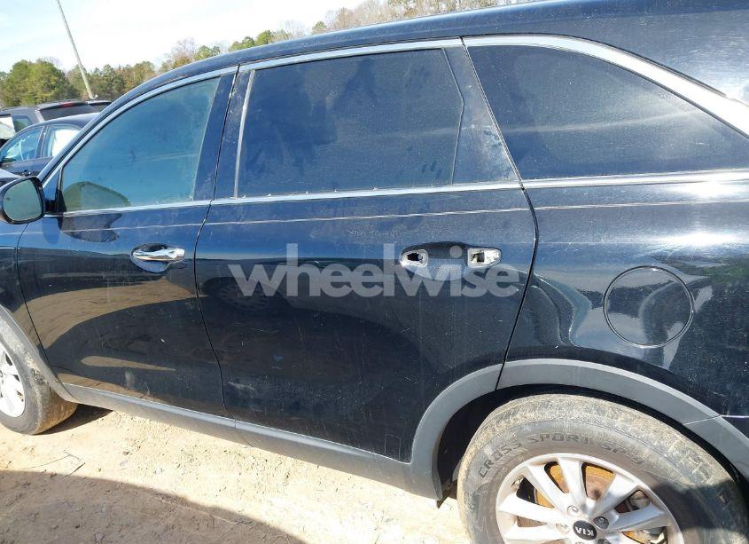 Photo 14 of 2019 Kia Sorento 2.4L L (VIN 5XYPG4A36KG538256)