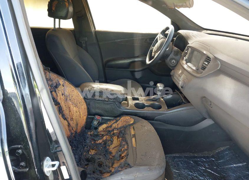 Photo 5 of 2019 Kia Sorento 2.4L L (VIN 5XYPG4A36KG538256)