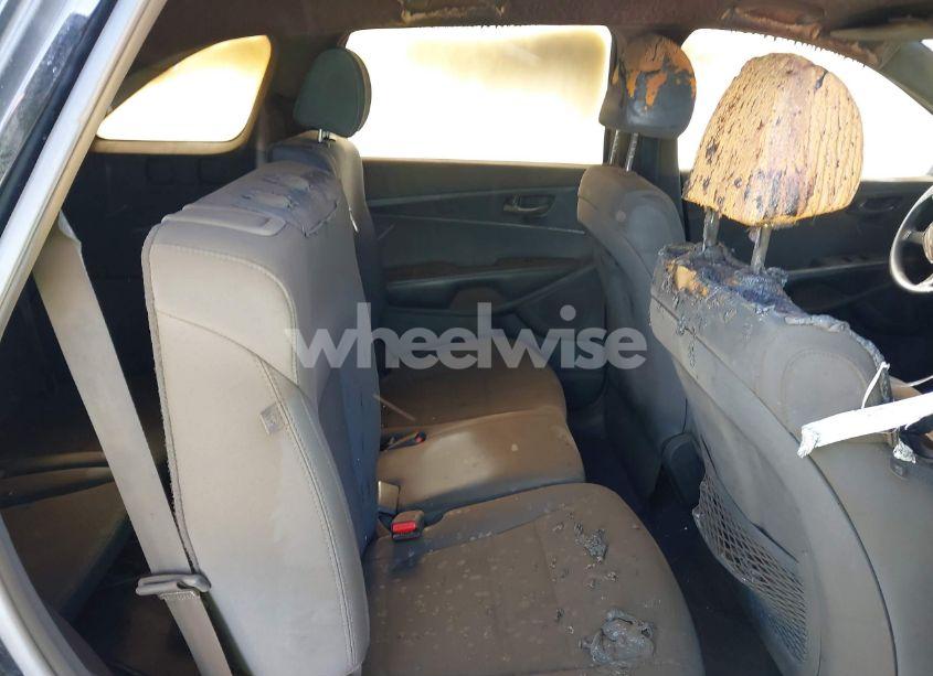 Photo 8 of 2019 Kia Sorento 2.4L L (VIN 5XYPG4A36KG538256)