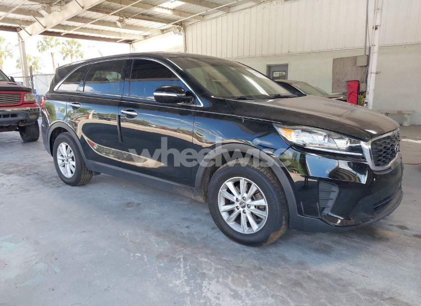 2019 Kia Sorento 2.4L L (VIN 5XYPG4A36KG571869) main photo