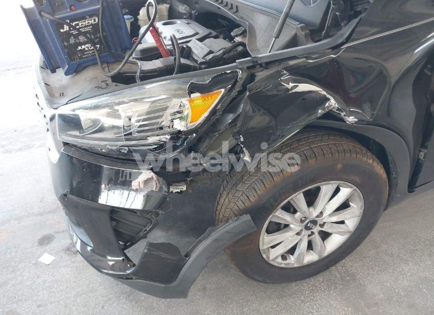 Photo 18 of 2019 Kia Sorento 2.4L L (VIN 5XYPG4A36KG571869)