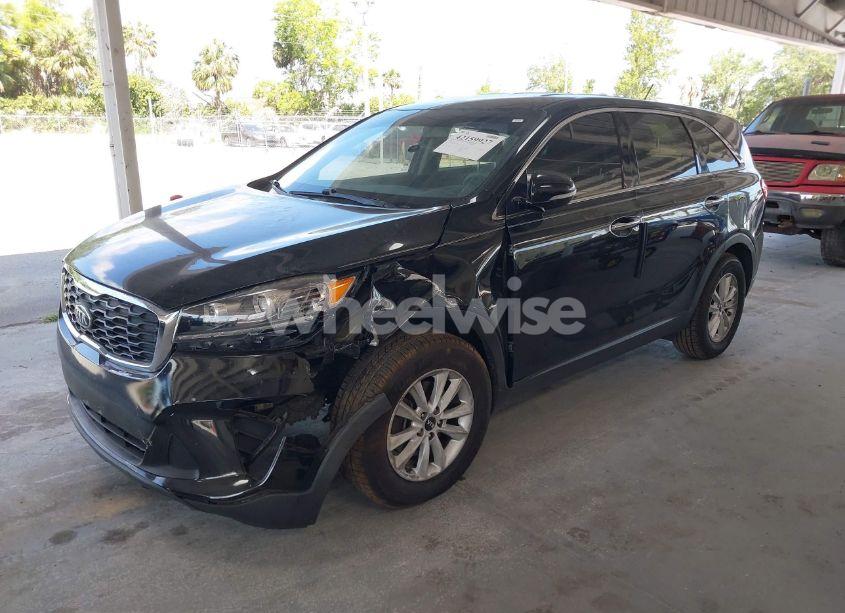 Photo 2 of 2019 Kia Sorento 2.4L L (VIN 5XYPG4A36KG571869)