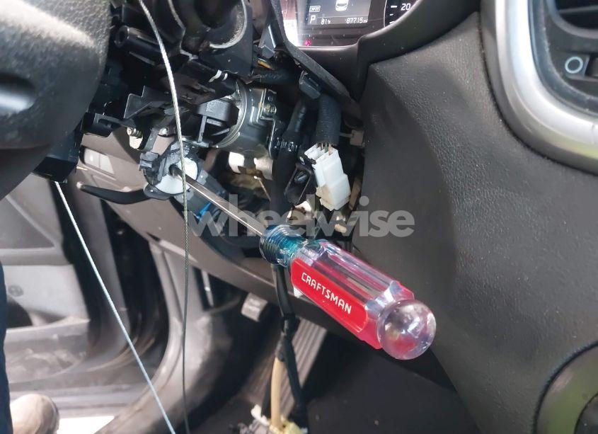 Photo 6 of 2019 Kia Sorento 2.4L L (VIN 5XYPG4A36KG571869)