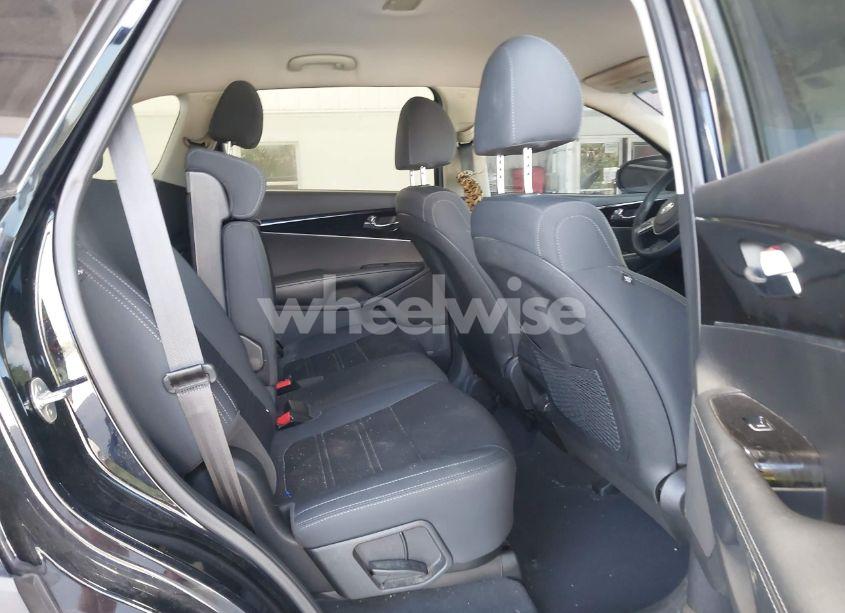 Photo 8 of 2019 Kia Sorento 2.4L L (VIN 5XYPG4A36KG571869)