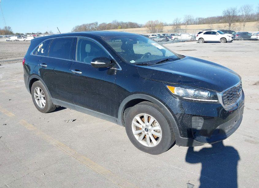 2019 Kia Sorento 2.4L L (VIN 5XYPG4A36KG585500) main photo
