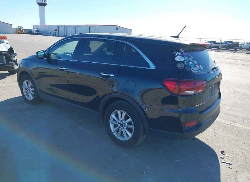 Photo 3 of 2019 Kia Sorento 2.4L L (VIN 5XYPG4A36KG585500)