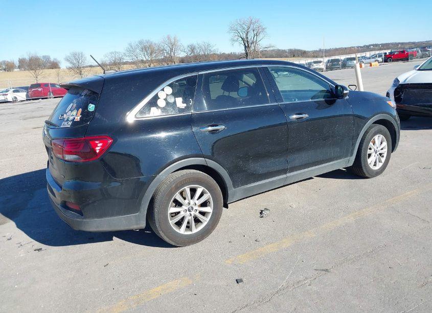 Photo 4 of 2019 Kia Sorento 2.4L L (VIN 5XYPG4A36KG585500)