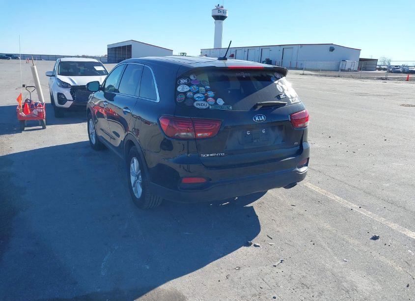 Photo 6 of 2019 Kia Sorento 2.4L L (VIN 5XYPG4A36KG585500)