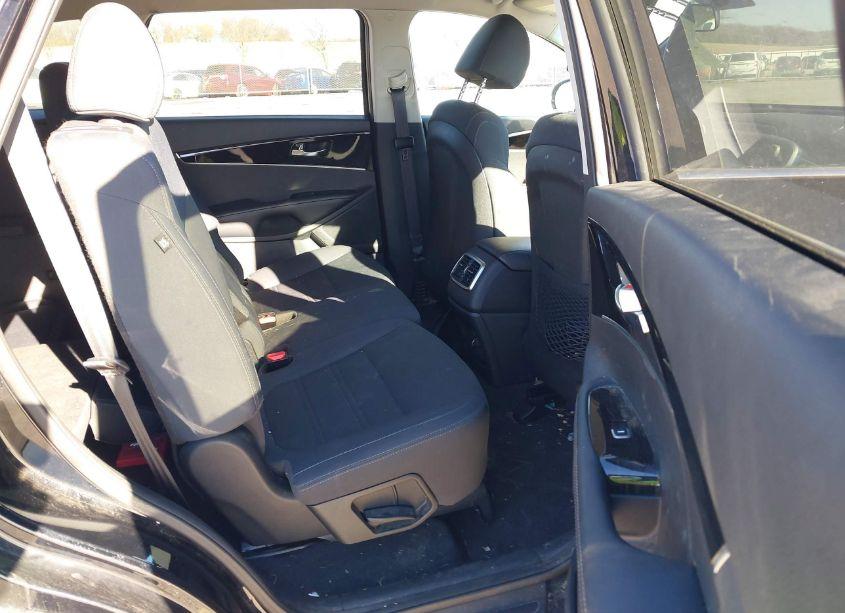 Photo 8 of 2019 Kia Sorento 2.4L L (VIN 5XYPG4A36KG585500)