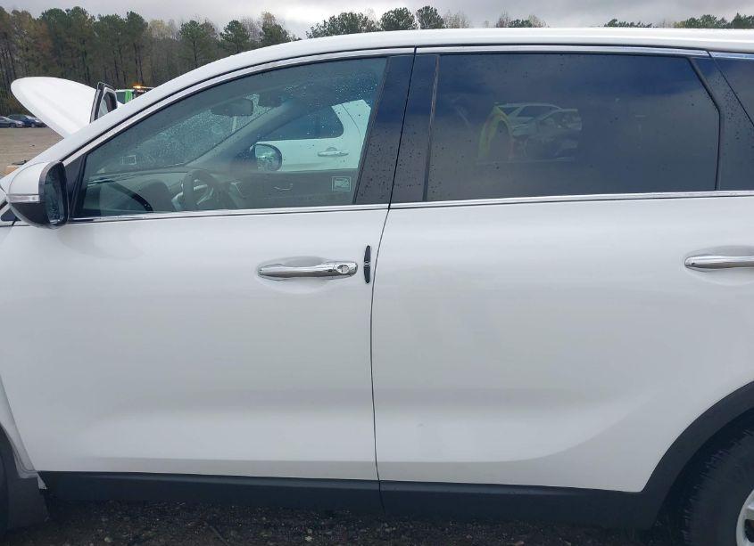 Photo 14 of 2019 Kia Sorento 2.4L L (VIN 5XYPG4A36KG611125)