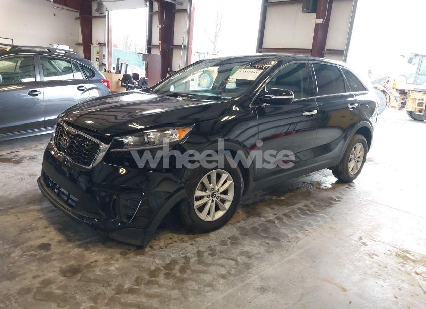 Photo 2 of 2020 Kia Sorento 2.4L L (VIN 5XYPG4A36LG644112)