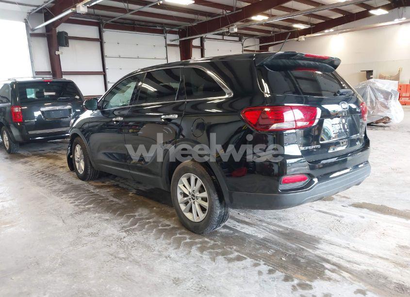 Photo 3 of 2020 Kia Sorento 2.4L L (VIN 5XYPG4A36LG644112)