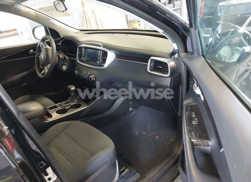 Photo 5 of 2020 Kia Sorento 2.4L L (VIN 5XYPG4A36LG644112)