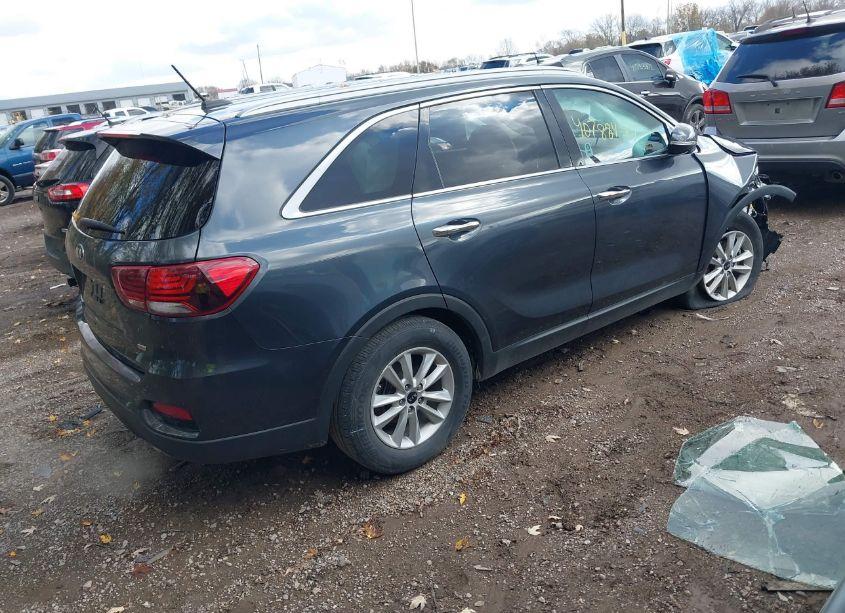 Photo 4 of 2020 Kia Sorento 2.4L LX (VIN 5XYPG4A36LG658799)
