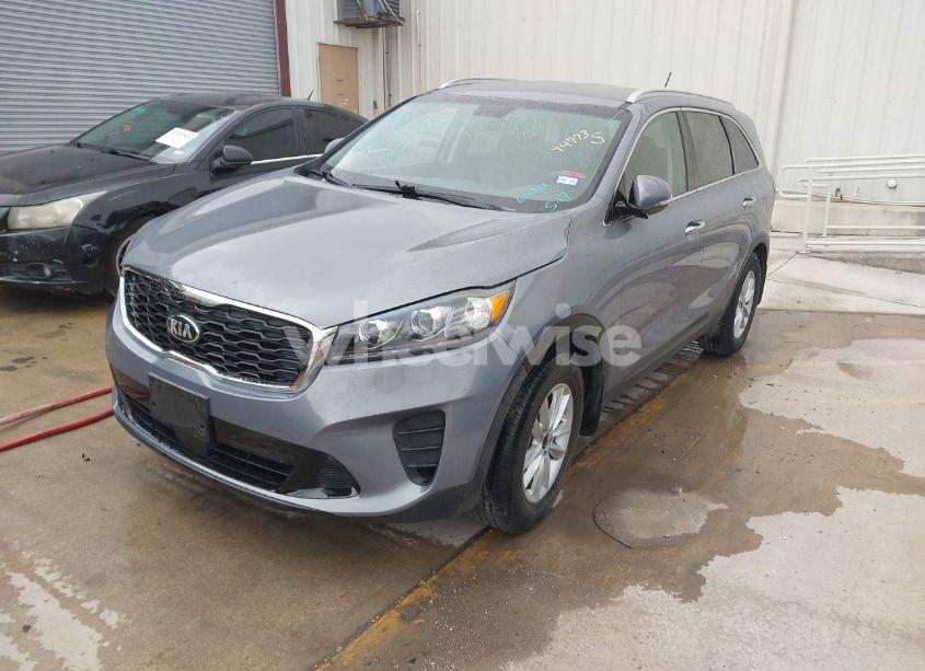 Photo 2 of 2020 Kia Sorento 2.4L LX (VIN 5XYPG4A36LG663128)