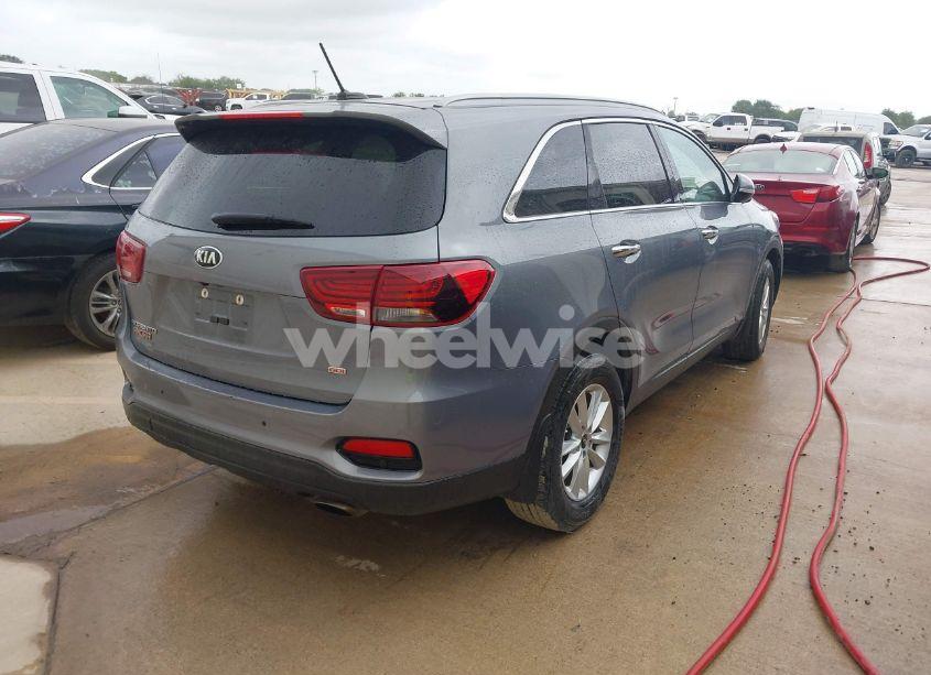 Photo 4 of 2020 Kia Sorento 2.4L LX (VIN 5XYPG4A36LG663128)