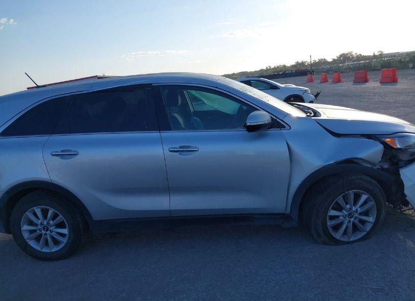 Photo 14 of 2020 Kia Sorento 2.4L L (VIN 5XYPG4A36LG698445)