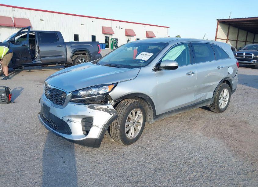 Photo 2 of 2020 Kia Sorento 2.4L L (VIN 5XYPG4A36LG698445)