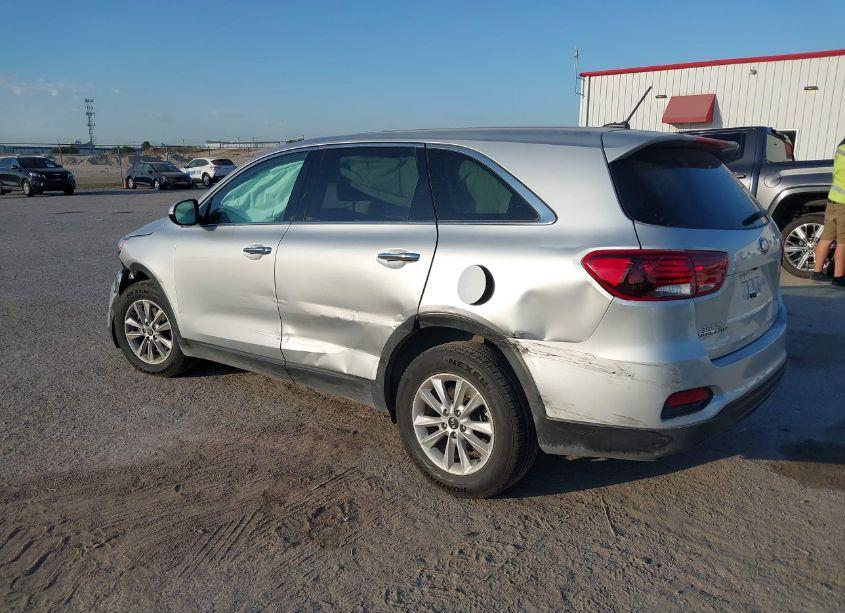 Photo 3 of 2020 Kia Sorento 2.4L L (VIN 5XYPG4A36LG698445)