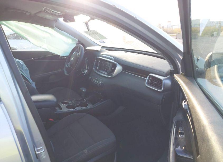 Photo 5 of 2020 Kia Sorento 2.4L L (VIN 5XYPG4A36LG698445)