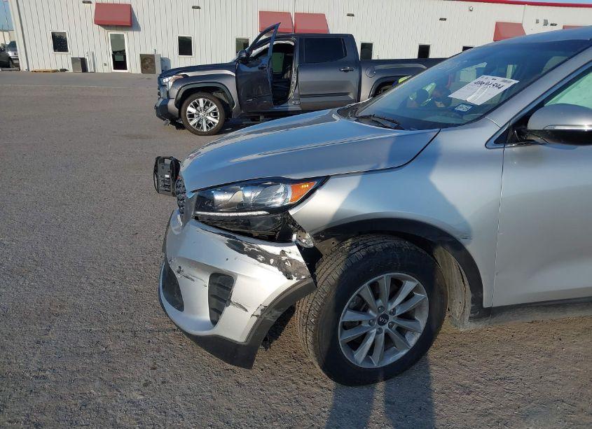 Photo 6 of 2020 Kia Sorento 2.4L L (VIN 5XYPG4A36LG698445)