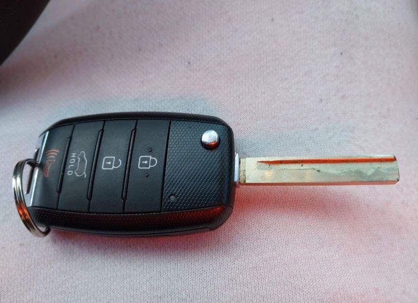 Photo 11 of 2016 Kia Sorento 2.4L LX (VIN 5XYPG4A37GG010202)